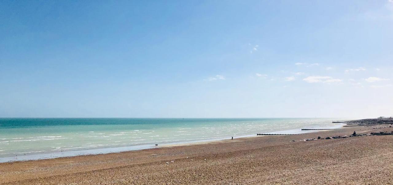 Lancing Beach Apartment. Esterno foto